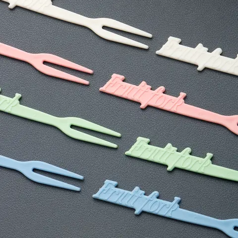 100 st plastfruktgafflar kan återanvändas för familjekök picknick camping för att äta fruktdessert snacks 10 best sales plastgaffel - №3