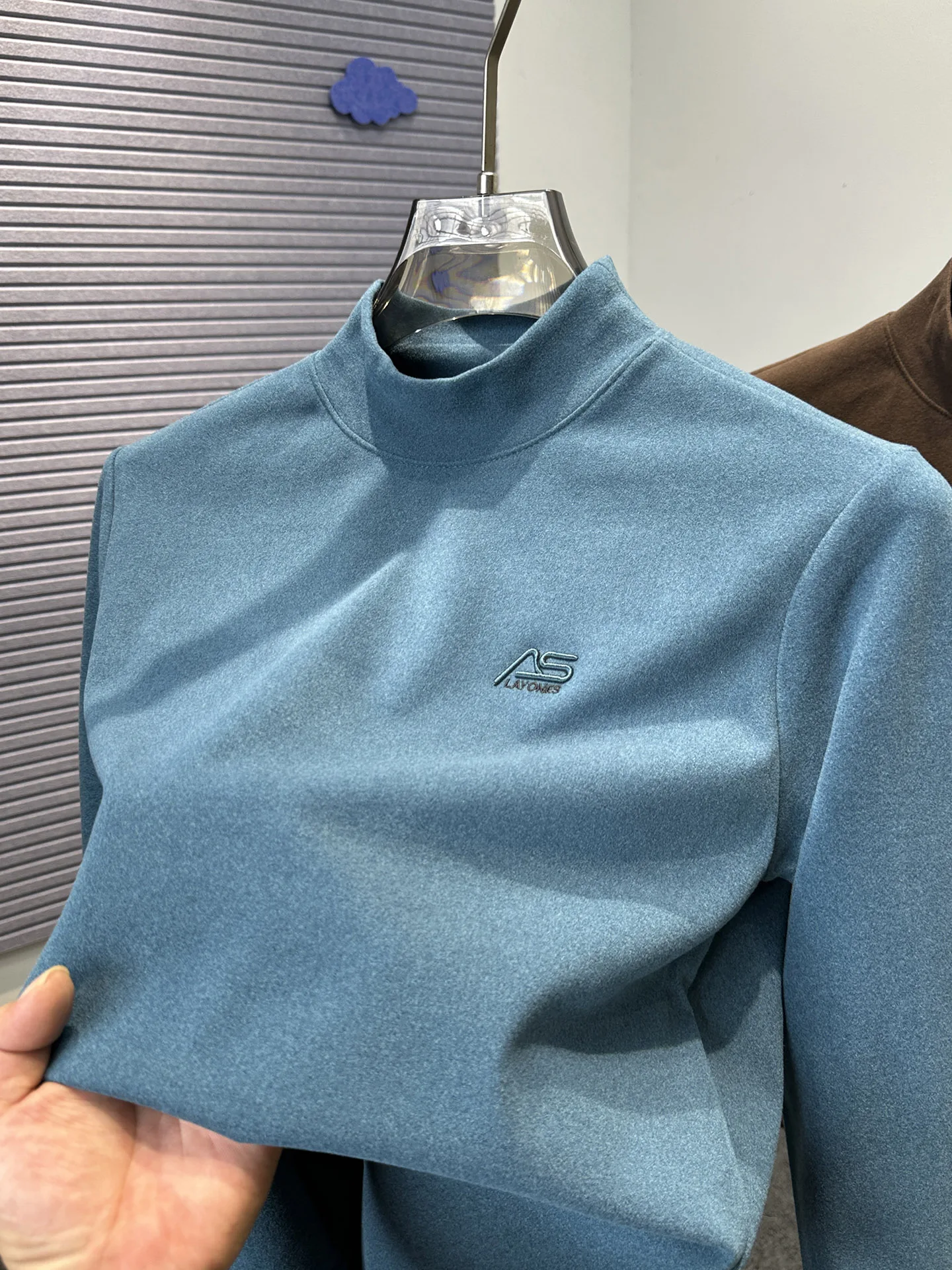 

Men's Mid-Ne Long Sve Fce Double-Sided Brued Base irt Pure Color Versatile T-irt Casual Sle Stand Fit