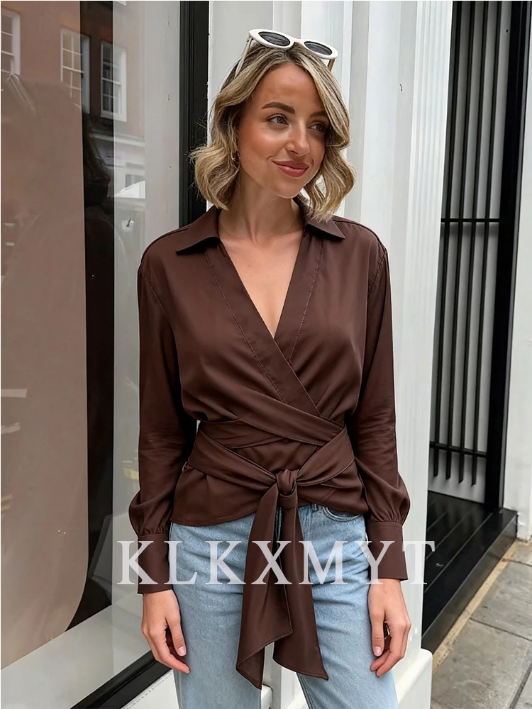 Camisa con estampado a rayas para mujer, camisa elegante de ocio con cuello en V y botones de manga larga con cinturón, nueva moda de otoño 2025