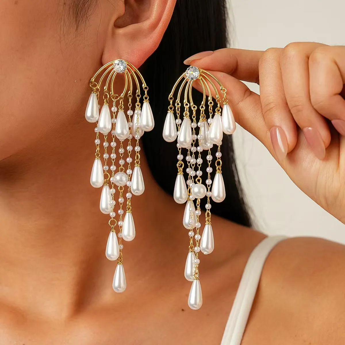 

Elegant Zircon Pearl Drop Earrings for Women Vintage Feathers Sensation Jewelry for Commuting Daily Parties