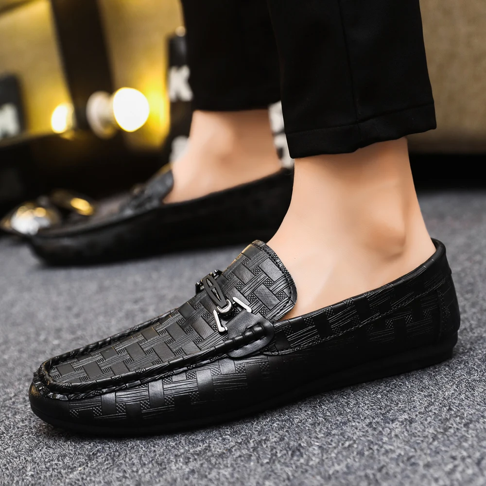 Fashionable Shallow-mouth Men's Shoes 2024 Spring New Pure Black Slip-on Shoes Non-slip Simple Versatile 39-46 Large Size Shoes