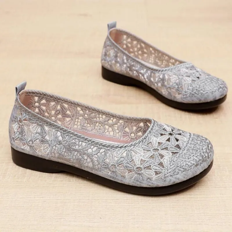 Women Mesh Hollow-out Lightweight Casual Shoe Summer Breathable Loafers Comfort Non-skid Mom Shoes Round Toe Slip on Flats