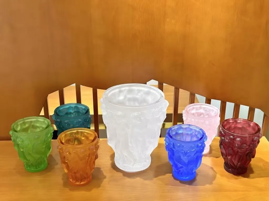 Adorno de lujo de 15cm de altura, jarrón redondo para mujer, modelo de adornos con figuras, patas de taza, taza para cantina de oficina en casa