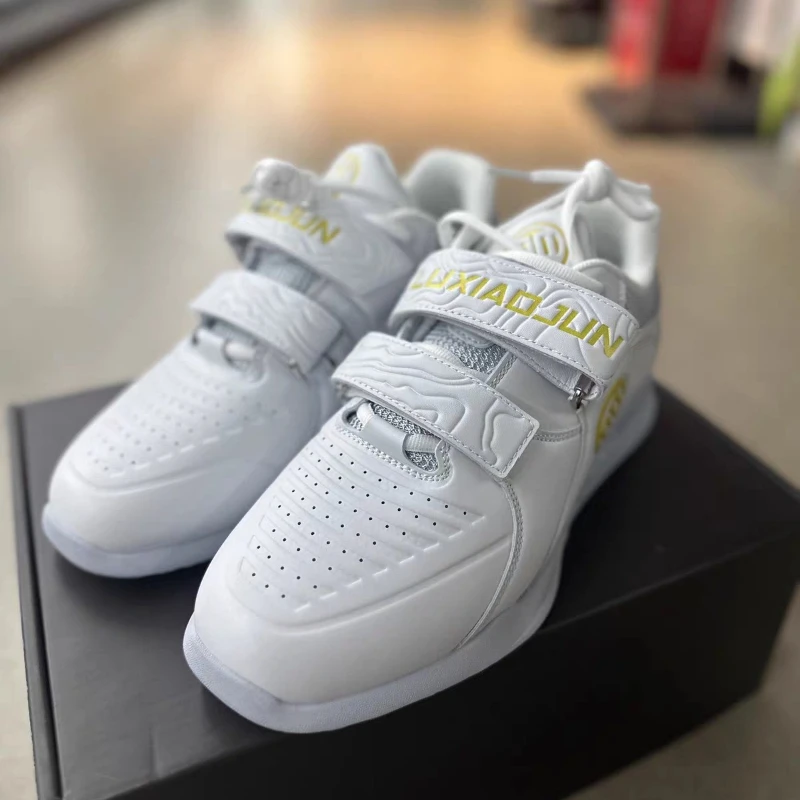 Black White Classic Couples Weight Lifting Sneakers Non-Slip Squat Hard Pull Shoe for Unisex Comfortable Indoor Sports Shoes