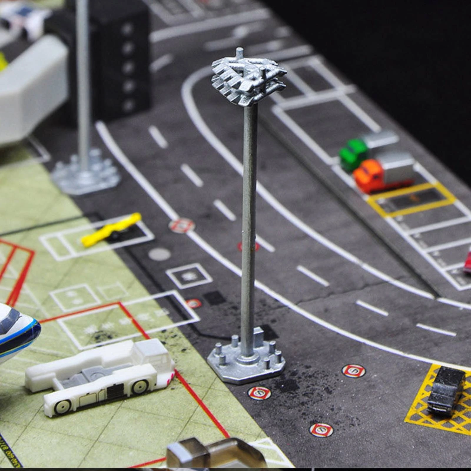 Scenery Accessory Airport Light Stand 1 to 400 High Pole Lamp Model for Diorama and Collectors Setups view 2