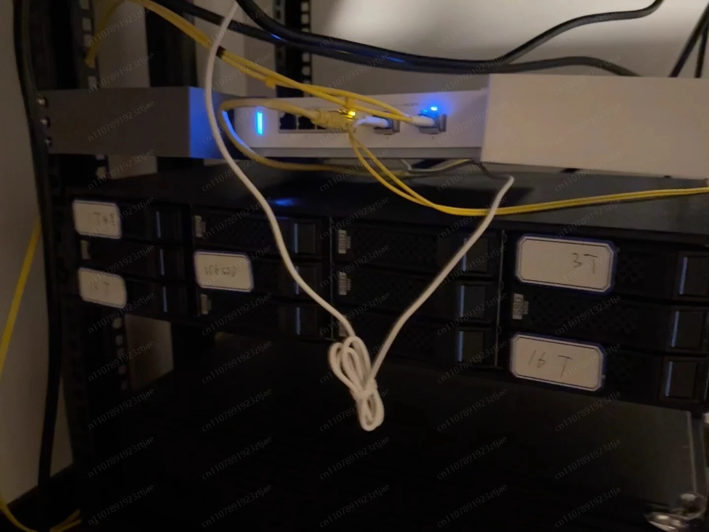 

Jmz-12-bay HDD Expansion Cabinet, External Storage Case NAS 12G Backplane Can Be Connected in Series