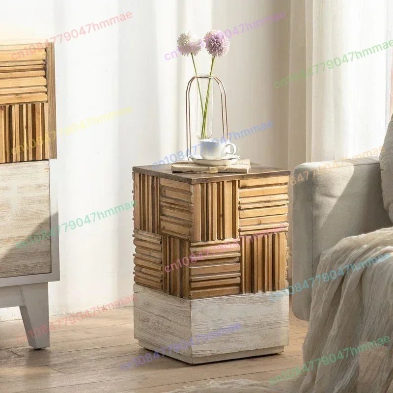 

American style retro solid wood sofa with small balcony decorations, flower racks, homestay bedroom, can accommodate bedside