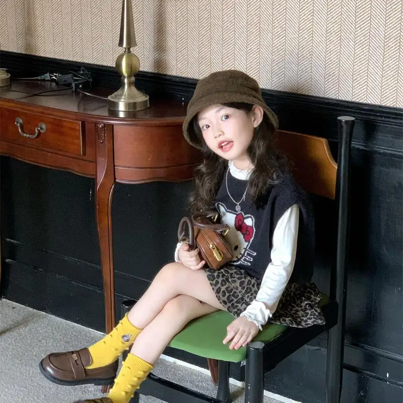 

Hot Sanrio Girl Vest Hello Kitty Kawaii Anime Fashion Student Autumn and Winter Round Neck Knitted Sweater Children's Clothing