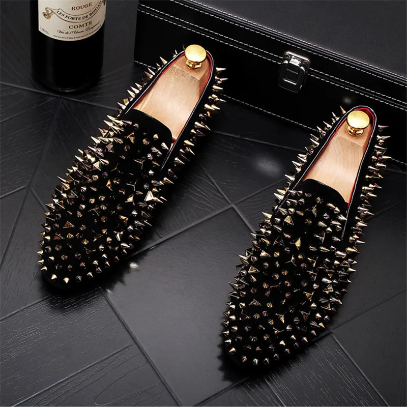 New Men‘s British Designer Gold Studded Rivet Spike Gentleman Dress Shoes Homecoming Male Wedding Prom Sapato Social Masculino