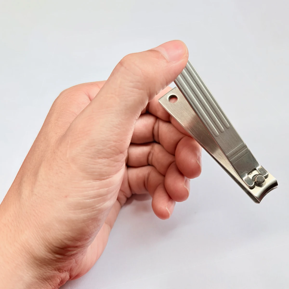 Stainless Steel Nail Clippers And Trimmer Manicure Set with Oblique Curved Blade for Toenail And Fingernail Grooming view 5