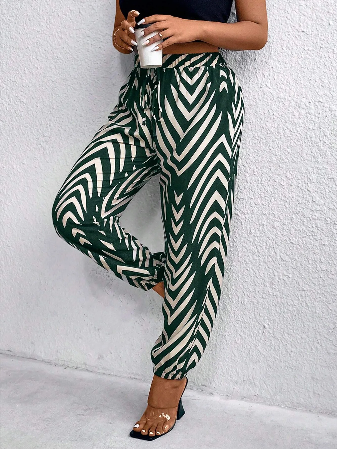 

Women's Plus-Size Joggers – Zigzag Print with Drawstring Tie – Casual Vacation Pants