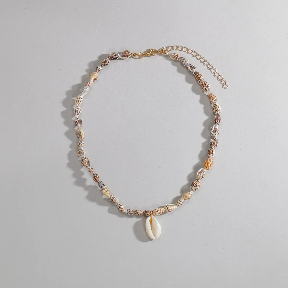 Kalung Manik-manik Keong Kerang Pantai Bohemian untuk Wanita Hadiah Perhiasan Pesta Liburan Choker Manik-manik Kerang Gaya Laut Musim Panas