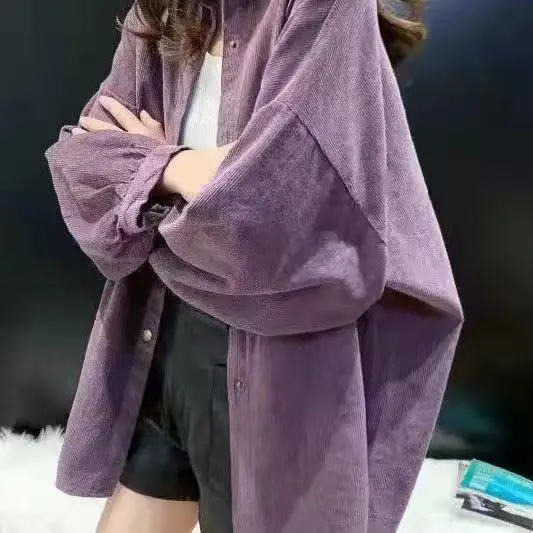 قميص نسائي من القطيفة بأكمام طويلة وتصميم فضفاض عصري لفصلي الربيع والخريف، ياقة على شكل V مع أزرار، ملابس خارجية دافئة