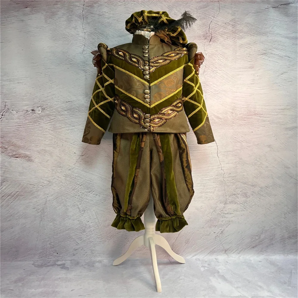 

Tudor Elizabethan Men Nobleman Uniform Costume Renaissance Royal Masquerade Ball Gown