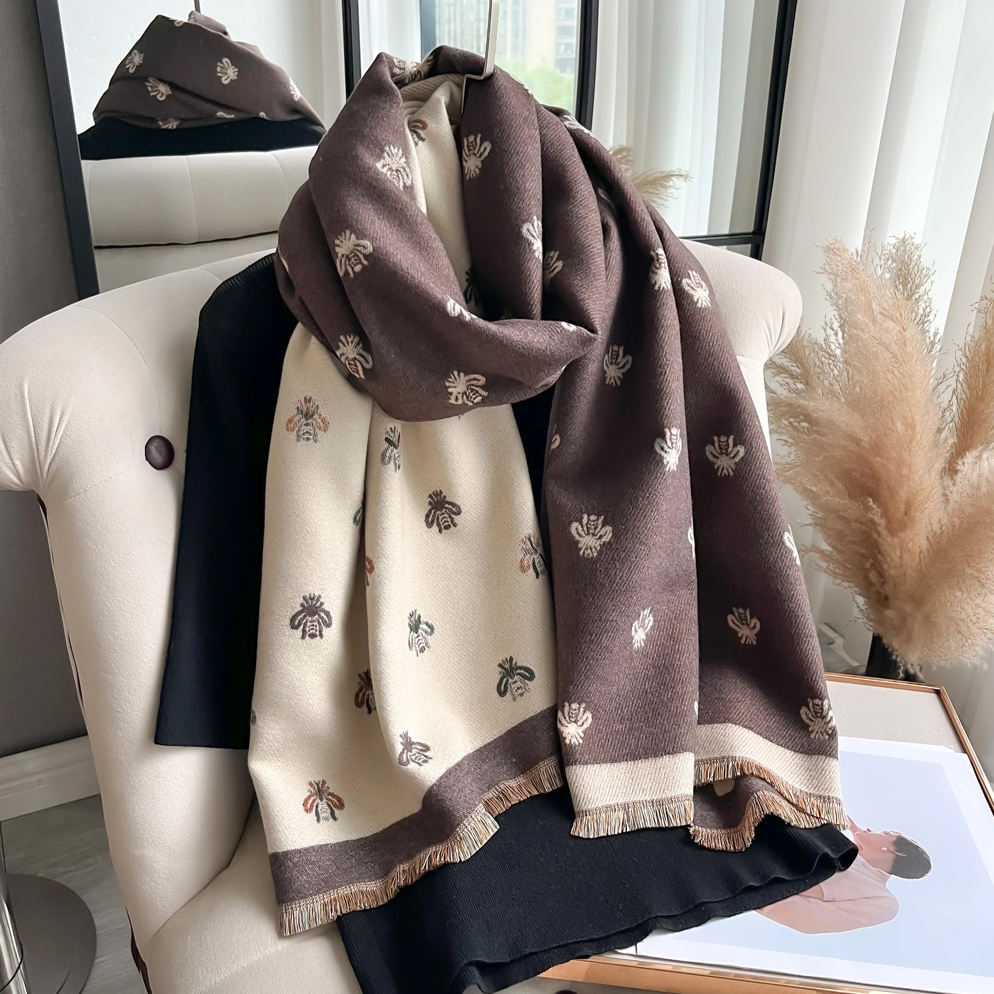 Double Sided Bees Tassel Scarf Mature Imitation Cashmere Warm Shawl Autumn Winter Office Coldproof Windproof Wrapped Scarf