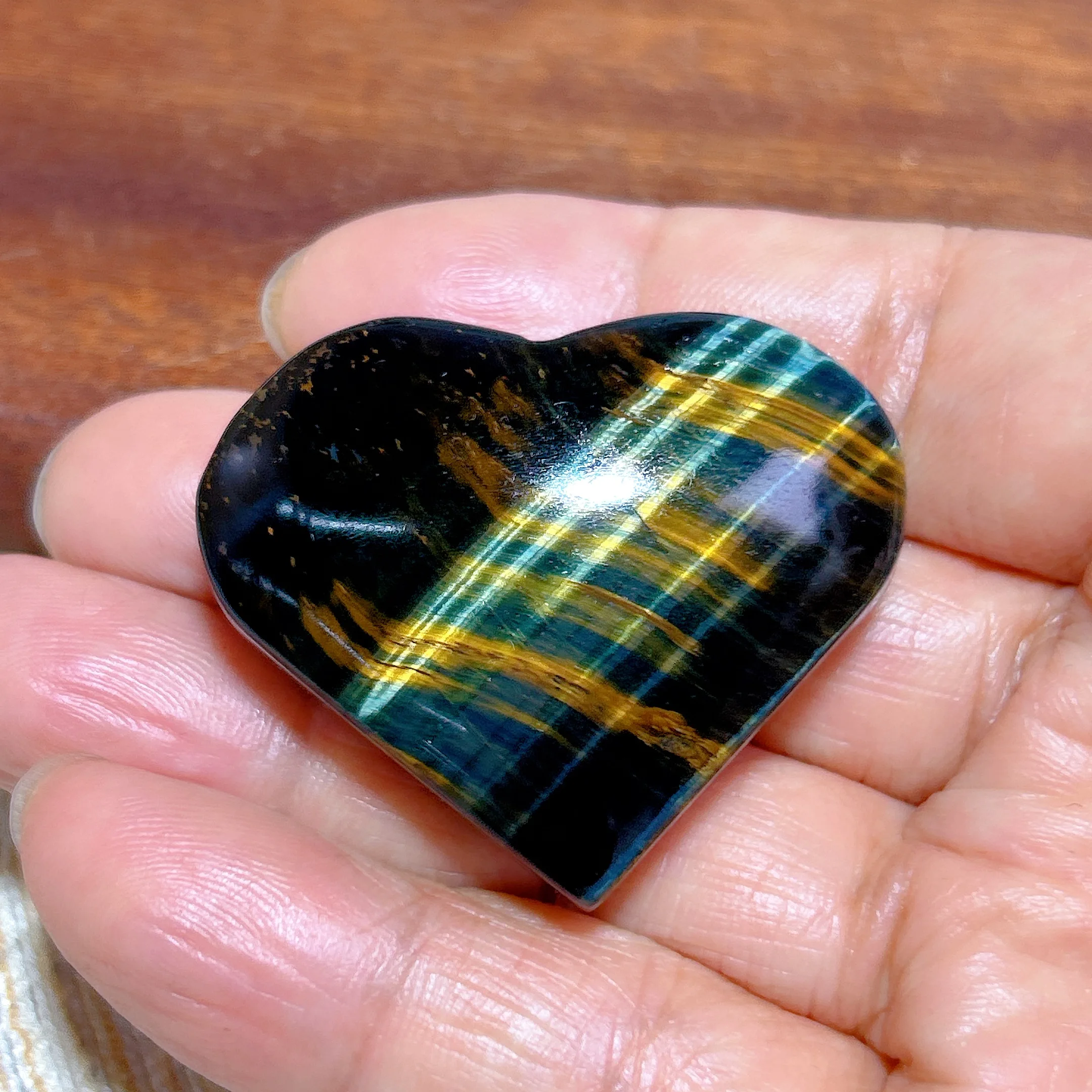Healing Natural Crystal Blue Yellow Flashy Tiger Eye Heart Polished Gemstone High Quality Reiki Ornament Home Decoration Gift
