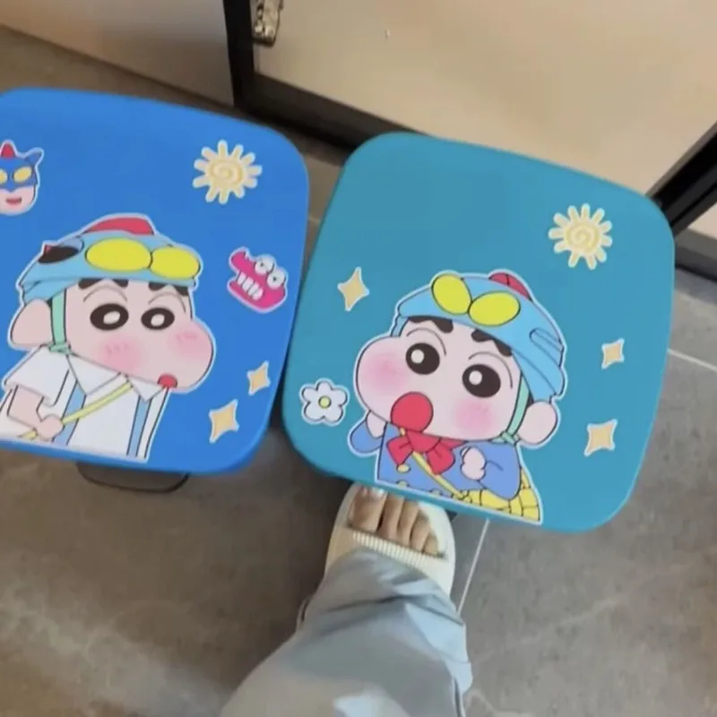 크레용 신짱 쓰레기통 창의적이고 고급스러운 만화 프린팅 두꺼운 내구성 침실 발 보관함 뚜껑 포함