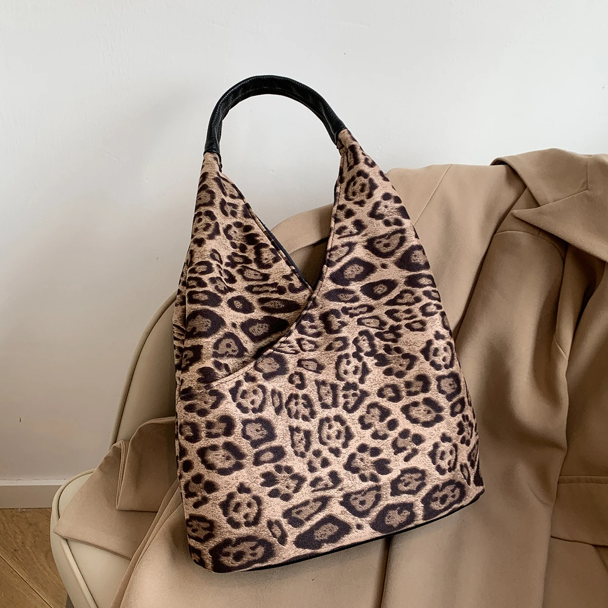 

Leopard-print large-capacity one-shoulder handbag pu fabric cross design retro fashion one-shoulder bag