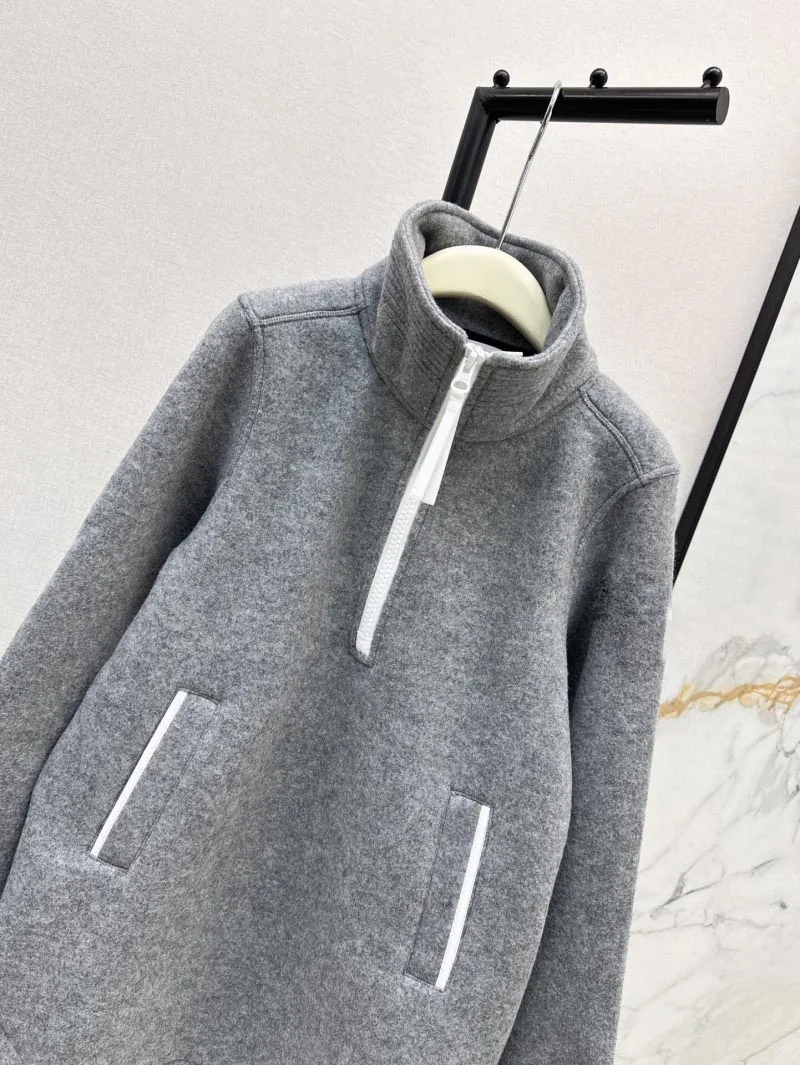 2024 Autumn/Winter New Sporty Women's Hoodie Fashionable and Exquisite Stand Collar Loose Woolen Sweatcoat Grey