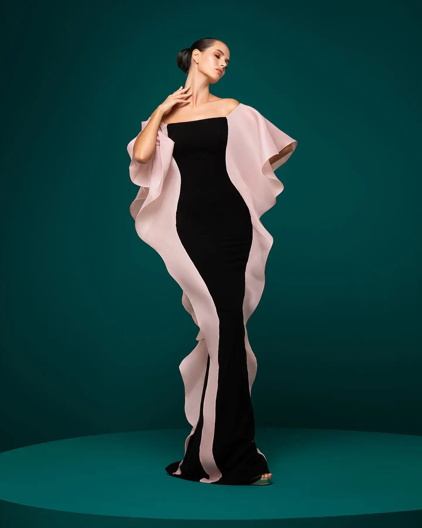 

Customized Sexy Velvet Mermaid Off the Shoulder Ruffles Evening Dress High Quality Half Sleeves Floor Length prom dresses