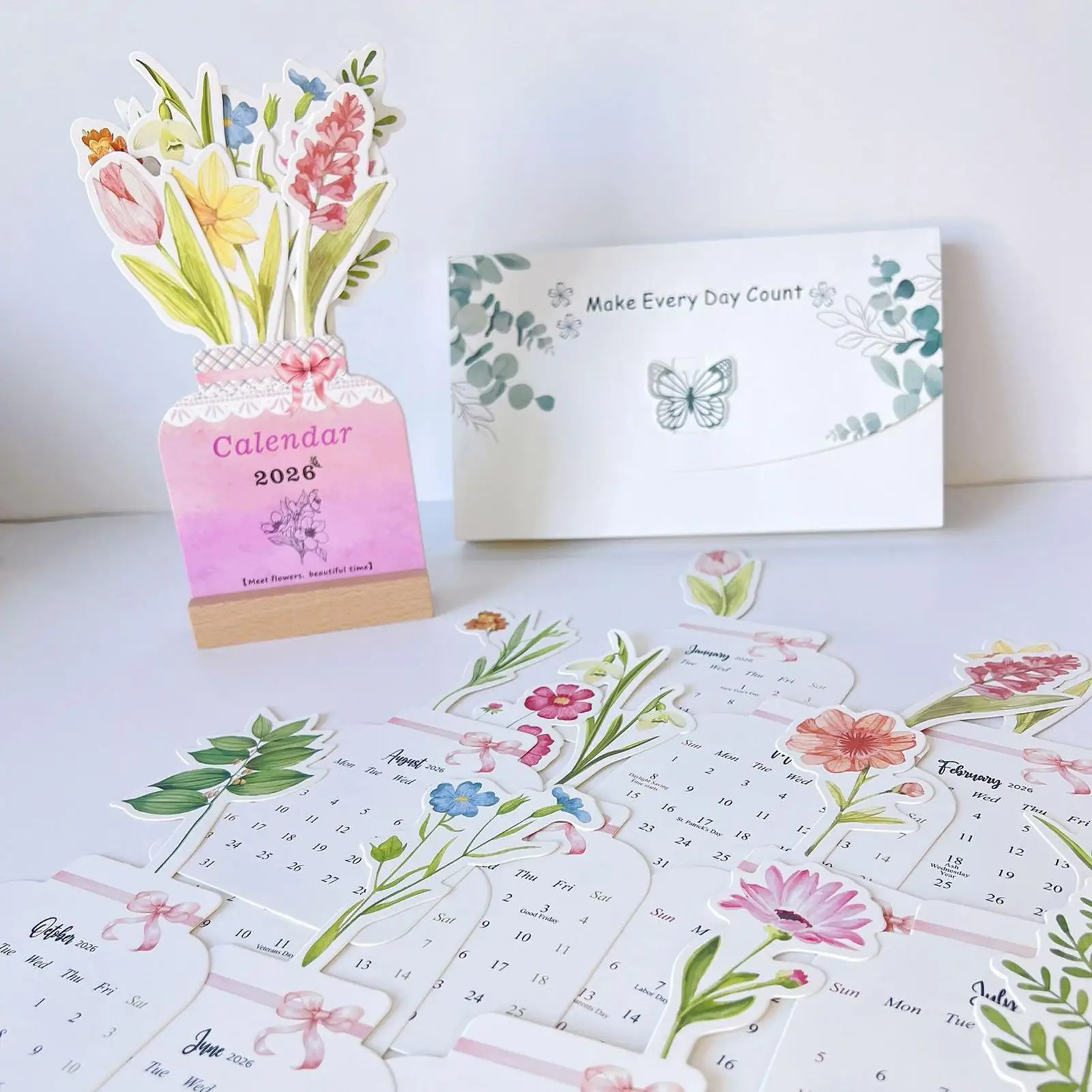 2026 Mini Table Calendar Floral Pattern Calendar Miniature Standing Flip-Page Decorative Floral Calendar Office Desktop Decor