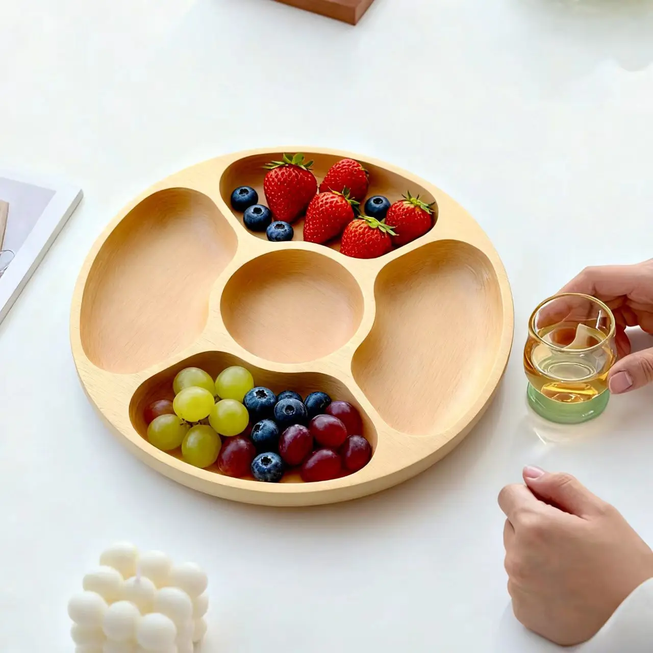 

Wooden Tray Reative Round Multi-purpose Five Plaid Fruit Snack Partition Storage Tray Home Living Room Decorations Tableware