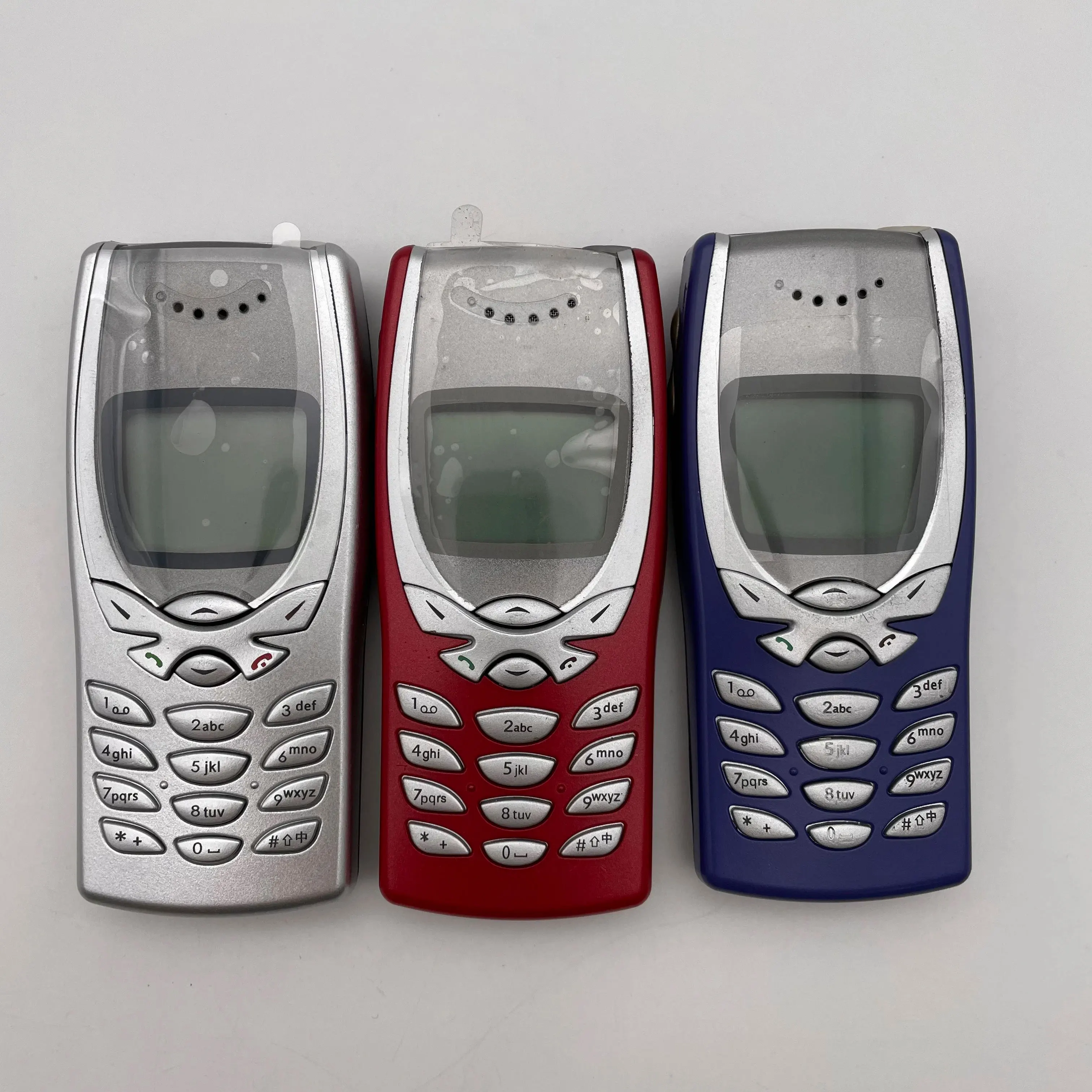 هاتف محمول أصلي 8250 مصنوع في فنلندا يدعم اللغة الإنجليزية بحالة جيدة