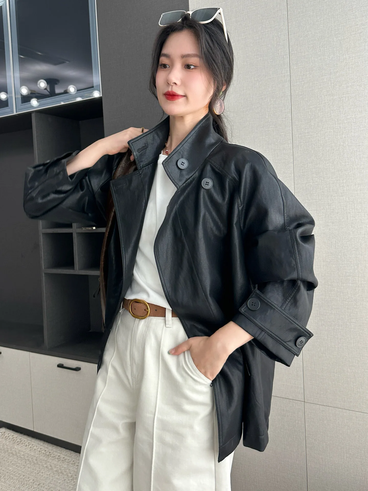エレ PUレザー ジャケット レディース ベルト付き カジュアル 多用途 プロテインレザーコート 秋 2025 通勤 スタイリッシュ ロング スーツカラー