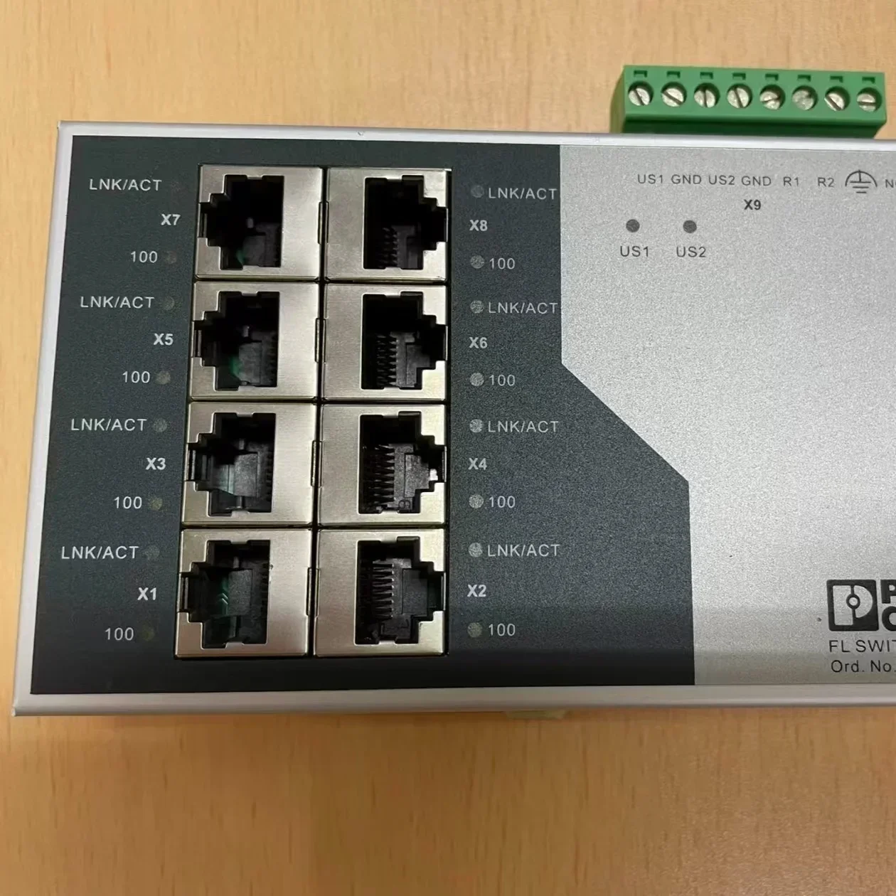 SWITCH FL SWITCH SF 8TX 2832771 Industrial Ethernet Switch