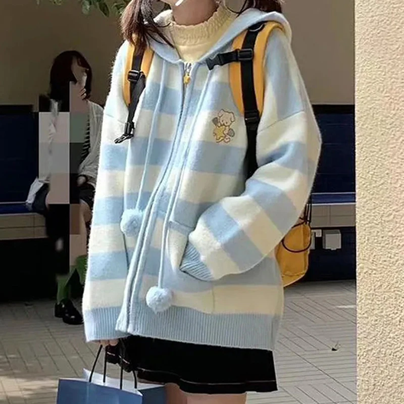 

Полосатый вязаный кардиган с капюшоном, женский щенков с вышивкой, милый свободный свитер в консервативном стиле, японские милые лоскутные топы на шнуровке с комочками волос, новинка