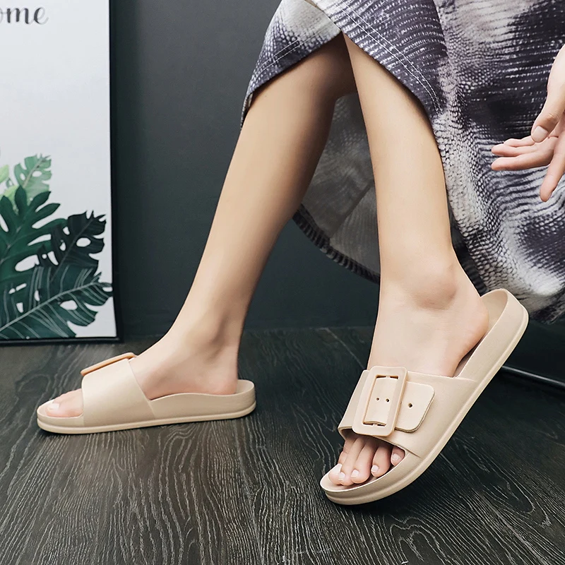 여성용 간단한 미끄럼 방지 욕실 슬리퍼, 가정용 부드럽고 편안한 여름 실내 및 실외 샌들, 해변 신발