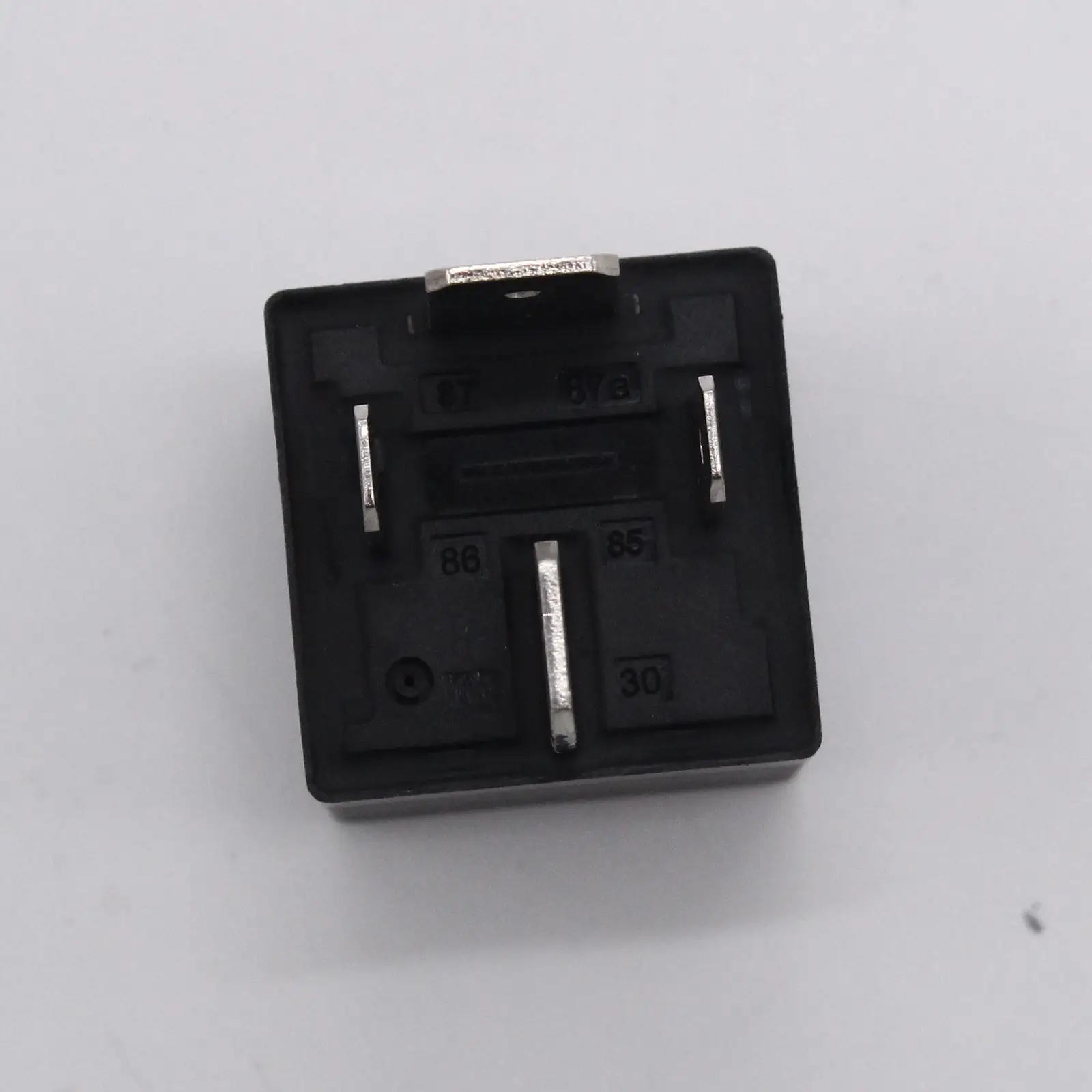 Black Air Suspension Compressor Relay YWB500220 Durable Car Replacement Part for Range Rover Sport L320