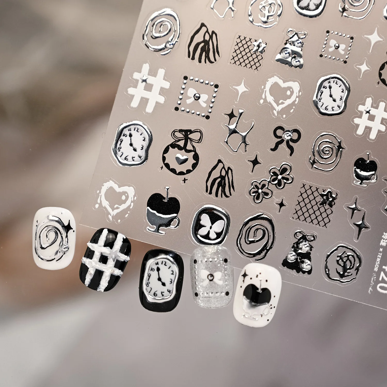 Silber gestempelt schwarz weiß Schleife Sterne Blumen Apfel gedrehte Uhr 3D selbstklebende Nail Art Aufkleber Mode Maniküre Aufkleber