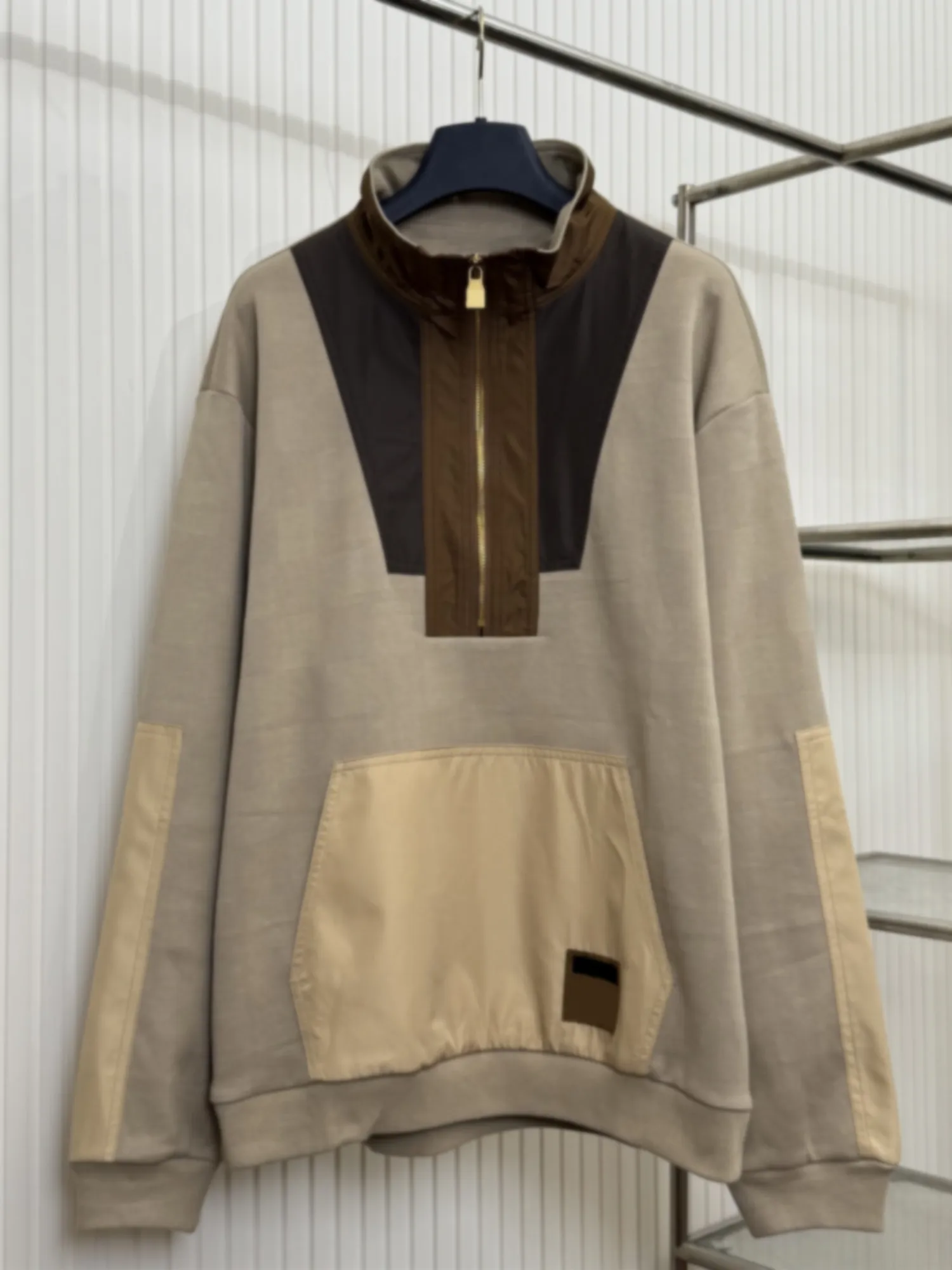 

Модная куртка-бомбер с воротником-стойкой и цветными вставками, на молнии, мужская и женская, с длинными брюками, осенне-зимняя коллекция, новинка