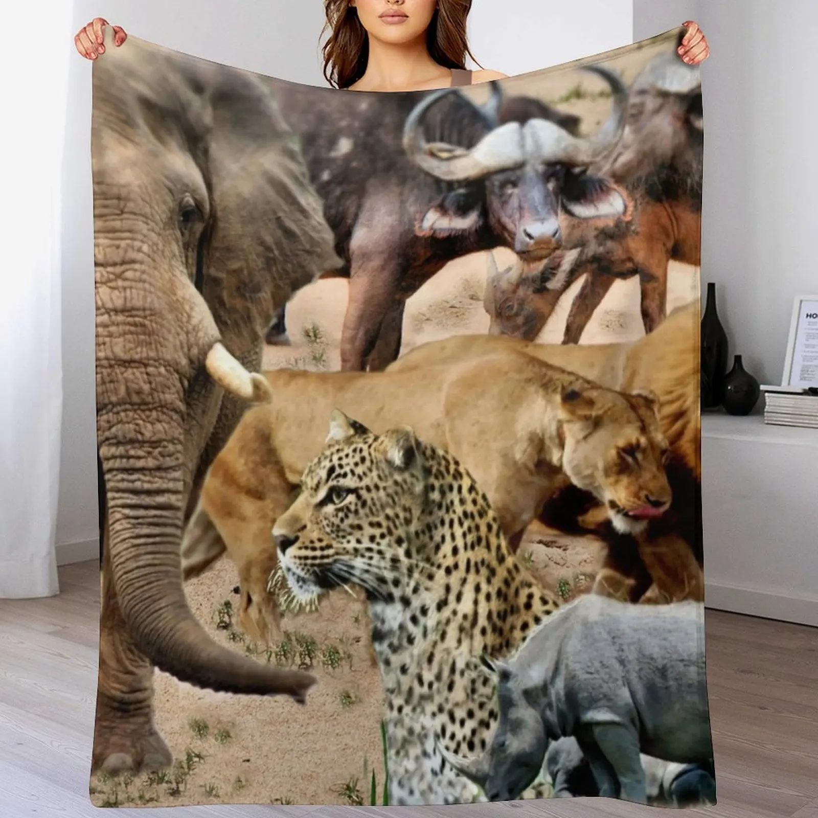 AFRICA'S BIG 5 - DIE GROOT 5 Throw Blanket