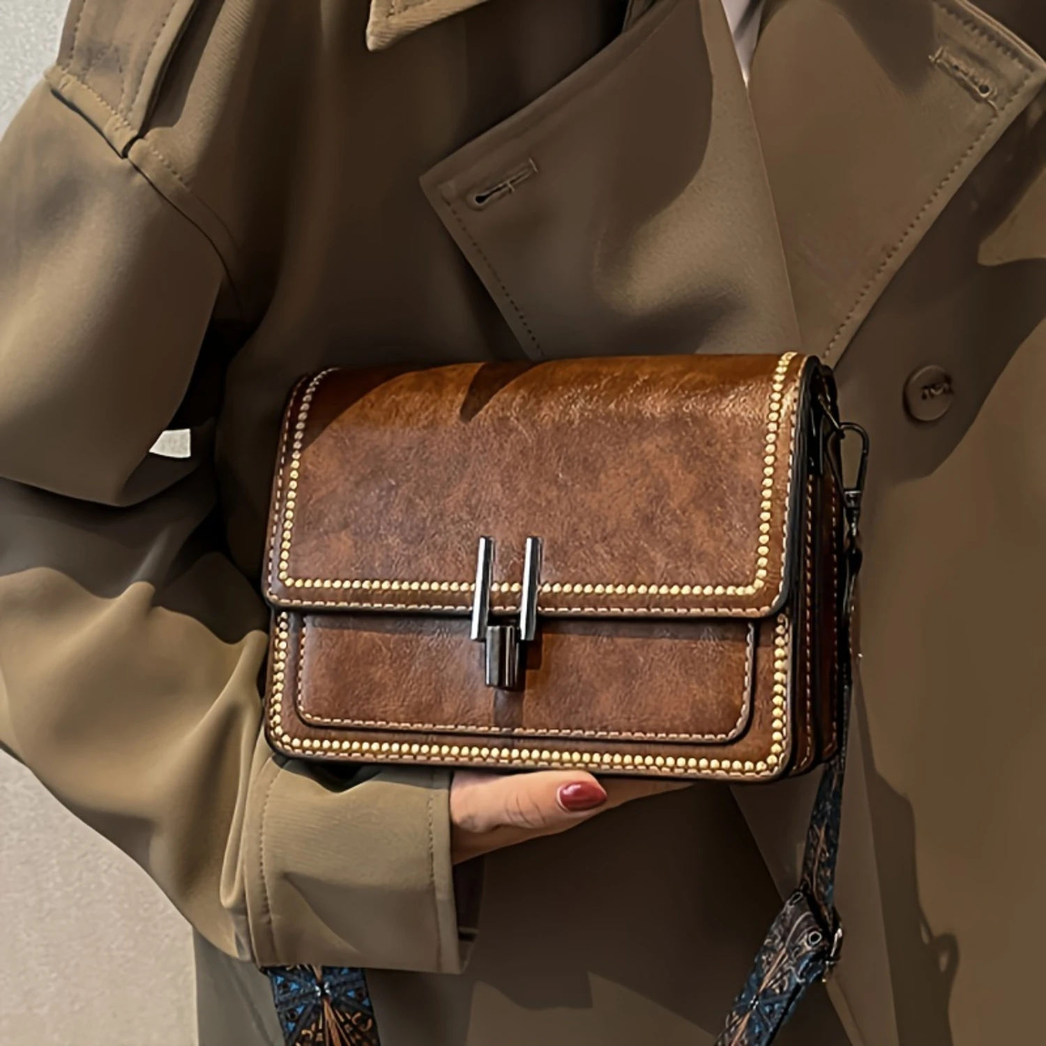 Retro Mini Square Shoulder Bag, Textured Flap Bag for Women