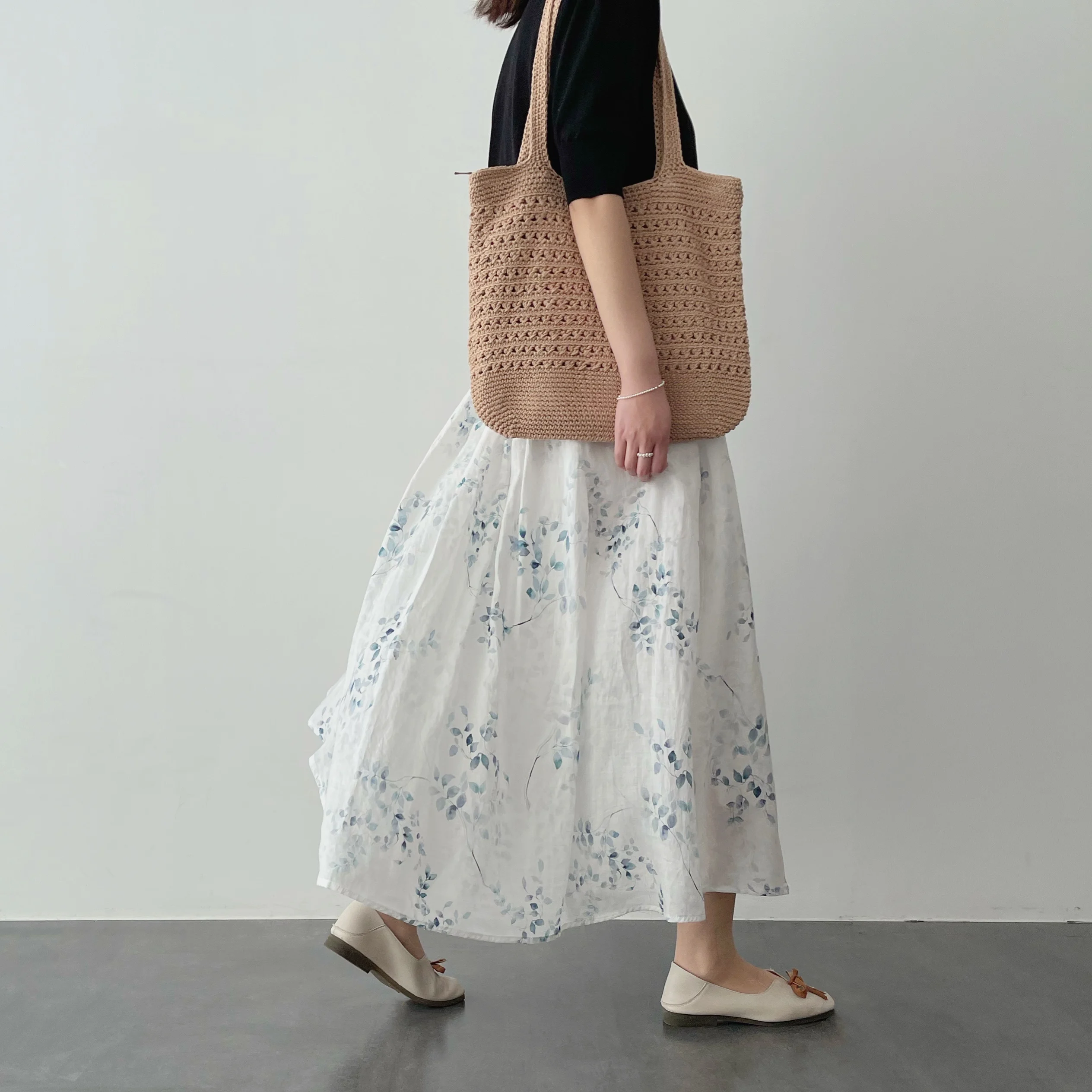 

Новая летняя белая хлопково-льняная дышащая юбка миди А-силуэта с высокой талией для женщин, с художественным цветочным принтом, для повседневной носки