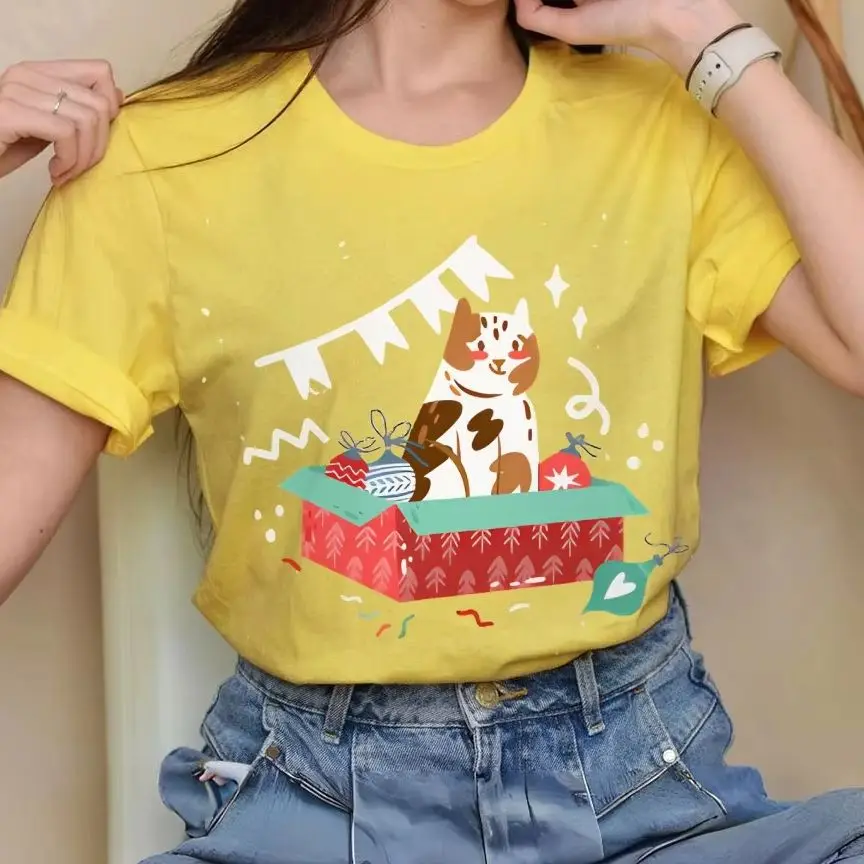 

Y2K Хлопковая повседневная женская футболка с коротким рукавом и круглым вырезом, красочная, милая, с милым мультяшным рисунком, очаровательный кот в праздничной подарочной коробке