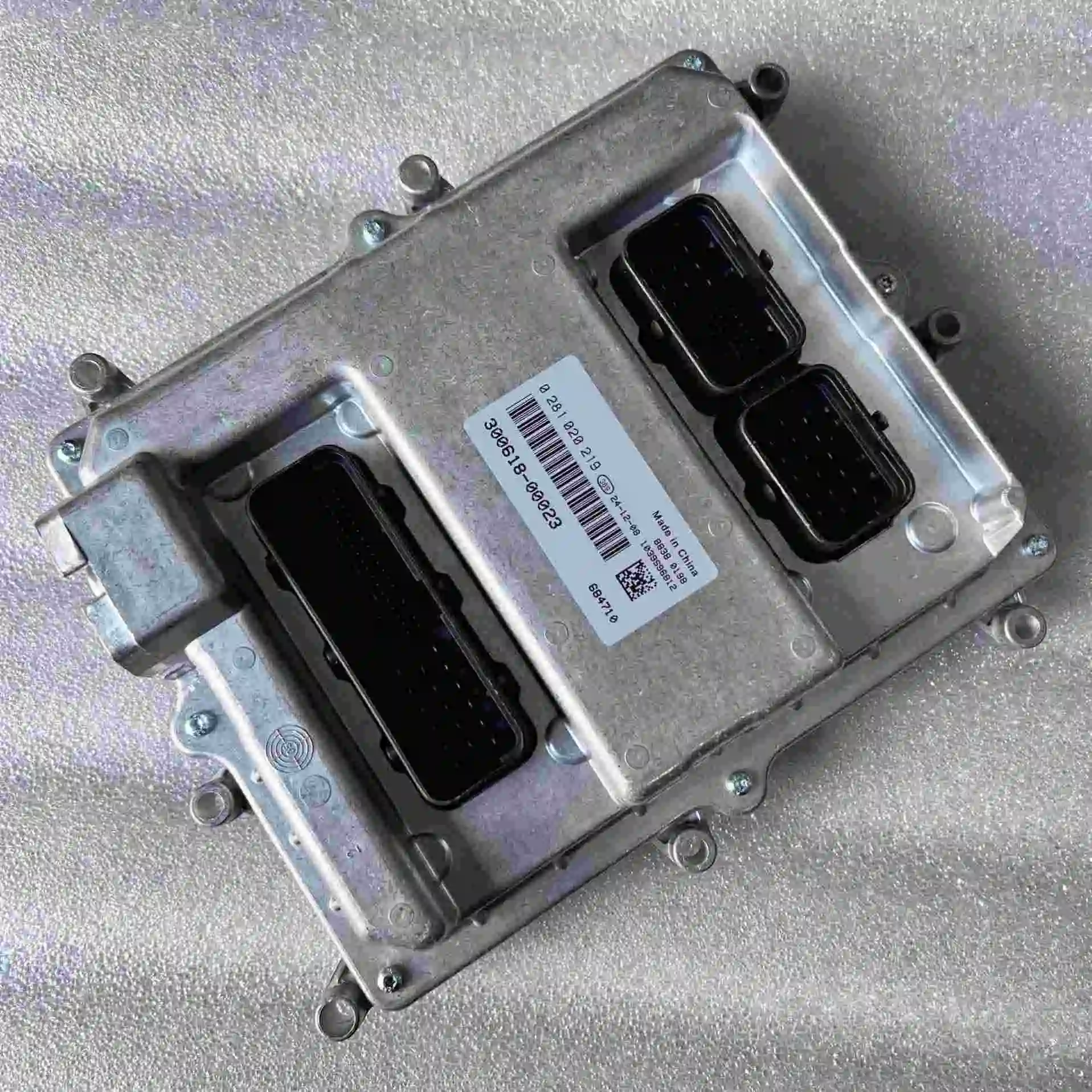 

High Quality 0281020219 0281 020 219 300618-00023 Engine Computer Board ECU