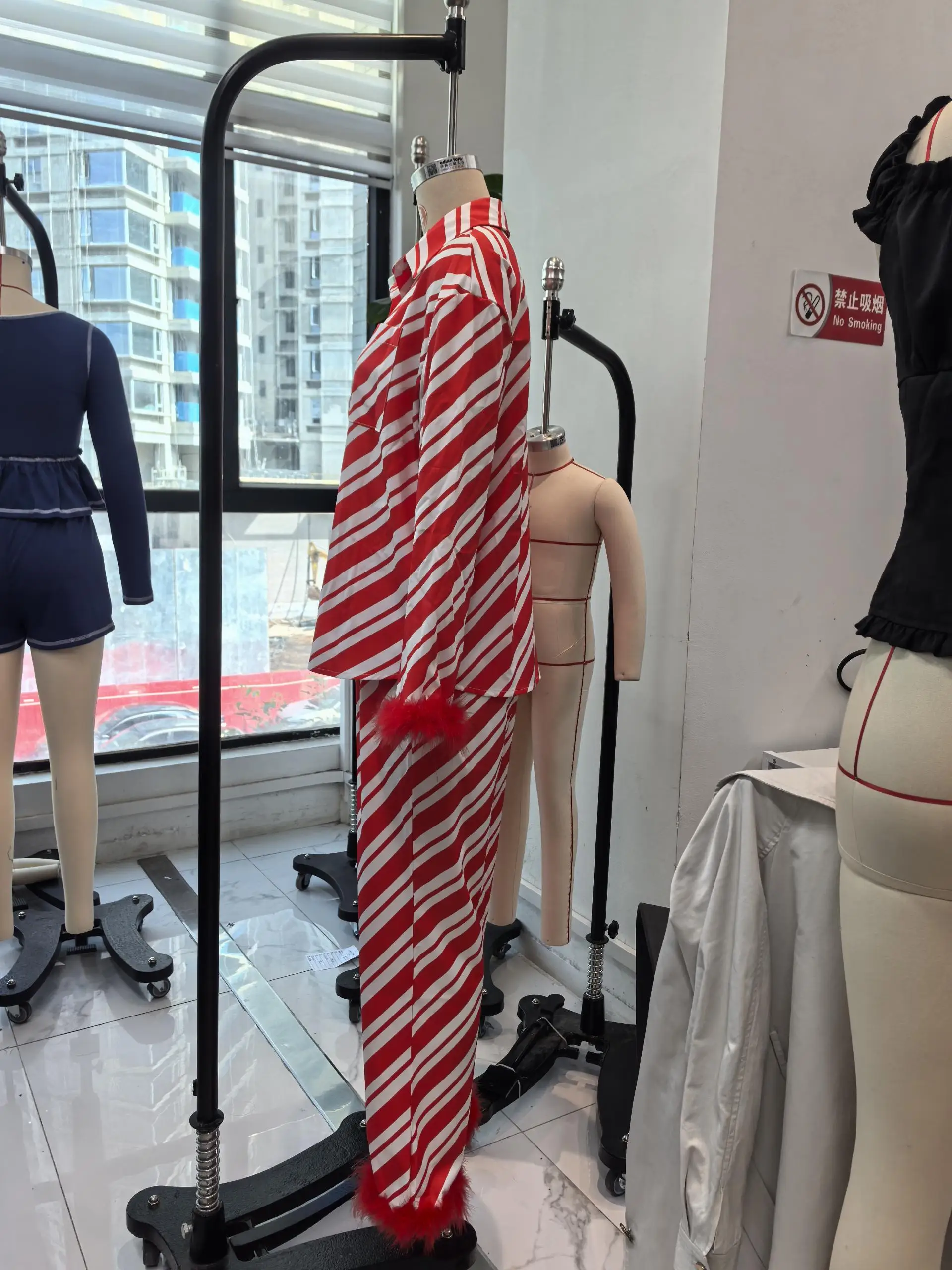 

Women's Pajamas Set Contrast Color Stripe Pattern Button Down Long Sleeve V-Neck Tops with Pants Lounge Wear 2 Pcs Set