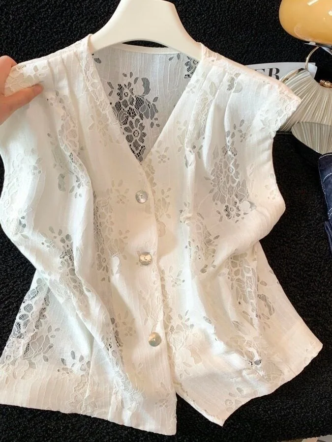 2026 Summer New Style Embroidered Hollow out Vest High Waist Short V-Neck Ladies Sleeveless Shirt Breathable Skin-Friendly Po...