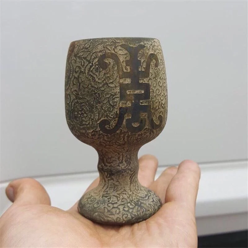 Gao Yu Qianlong annual collection of old objects, Xiu play jade Bi, Dong old goods ornaments, wine glasses