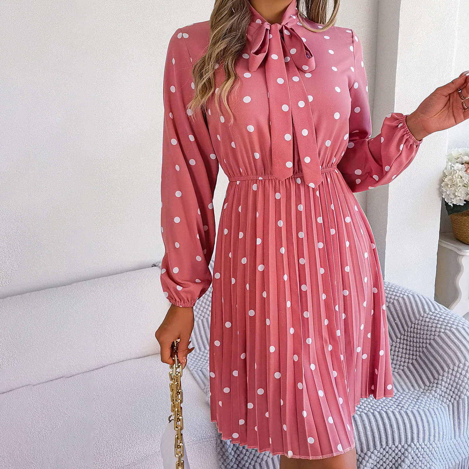 Abito da donna retrò premium autunnale al ginocchio, manica lunga, allacciatura, stampa a pois, pieghe, abito camicia in vita smock