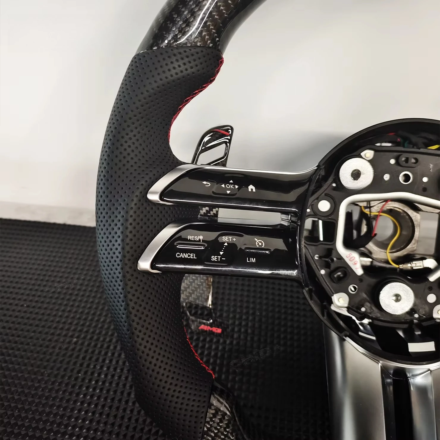 Customized Carbon Fiber Steering Wheel W204 W205 W167 W213 W222 W207 W212 C209  W211 W221 C180 C200l