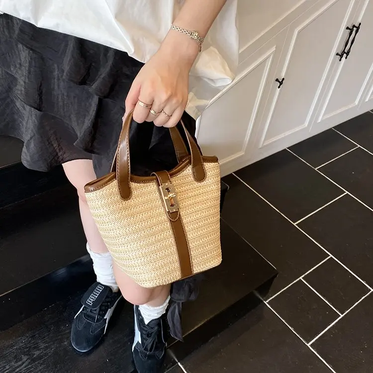 

‌2025 Trendy Woven Straw Messenger Bag - Niche Design Bucket Purse for Beach Vacation, Daily Commuting & Boho Street Style‌