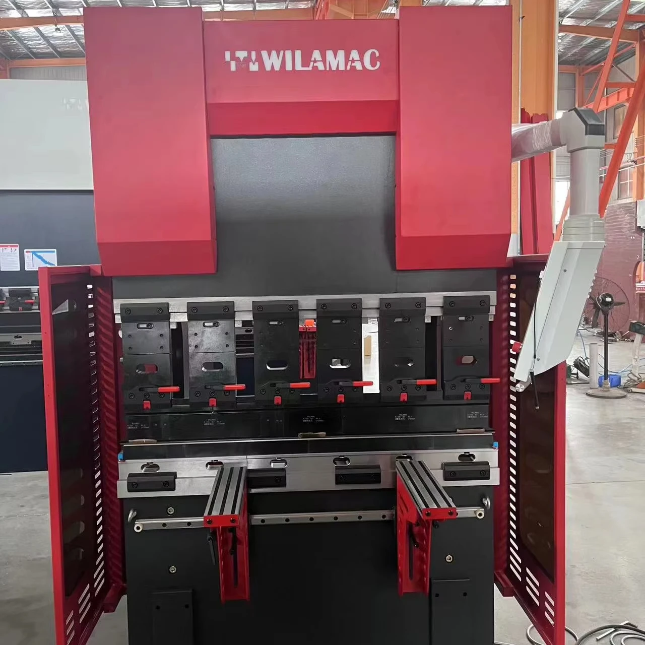 تخصيص 40T1600mm أكثر من ارتفاع حوض الفولاذ المقاوم للصدأ لوحة الانحناء آلة الفرامل الصحافة