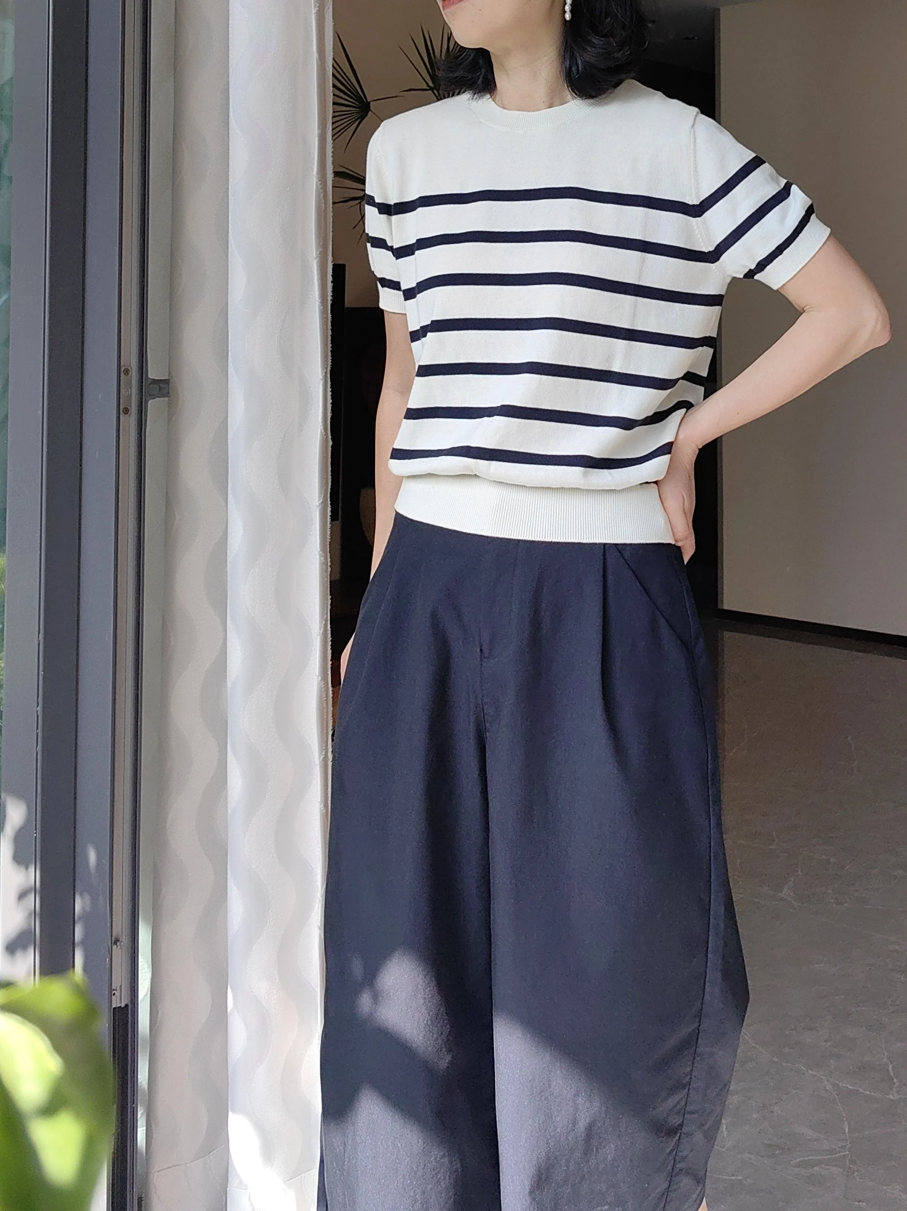 

Классическая полосатая вязаная футболка с коротким рукавом для женщин, хлопковая базовая футболка, весенне-летний топ во французском стиле, свободный крой.