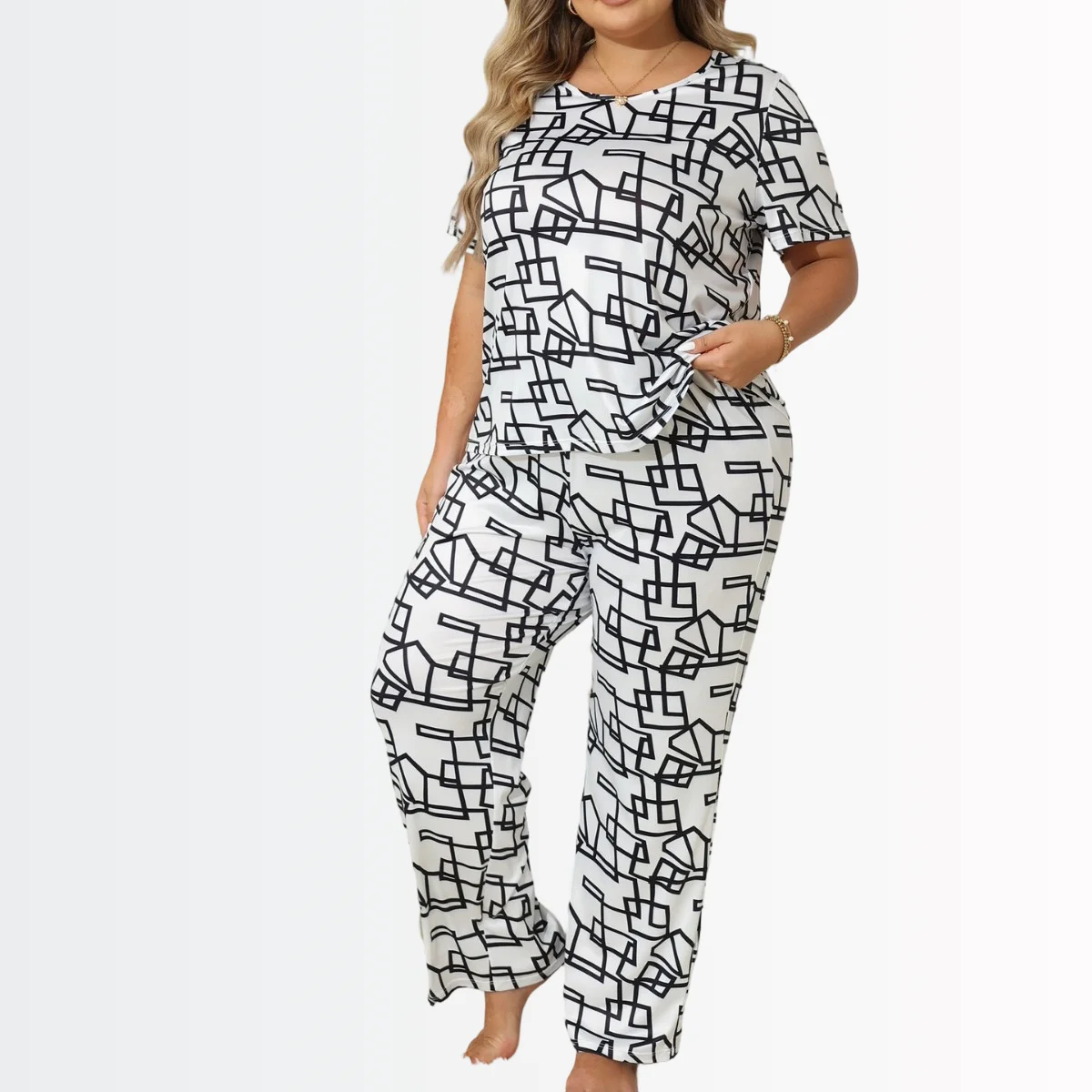 

Women's Plus Size Black White Geometric Print Pajama Set Casual Round Neck Short Sleeve Top And Long Pants Loungewear