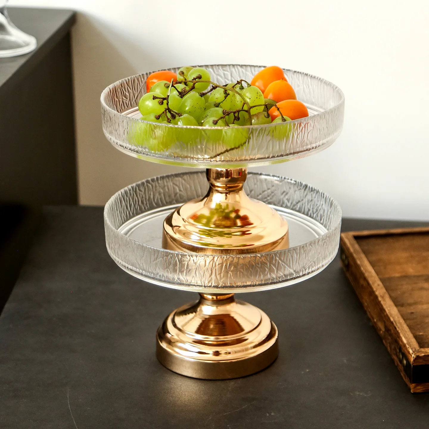 HYS light luxury glass fruit plate with lid dessert plate tall  cake display tray front desk candy snack plate