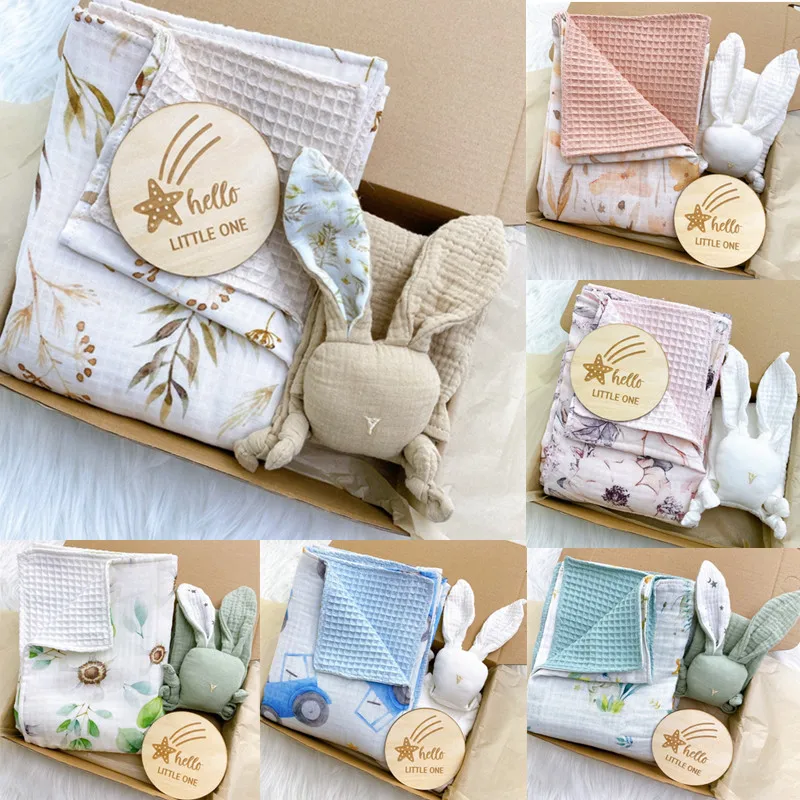 

Newborn Baby Cotton Towel Muslin Baby Bib Stuffed Bunny Doll Infant Security Blanket Milestone Card Set for Baby Shower Gift Box